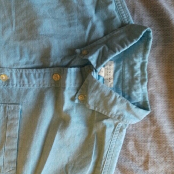 Blue cotton button down - Picture 2 of 2