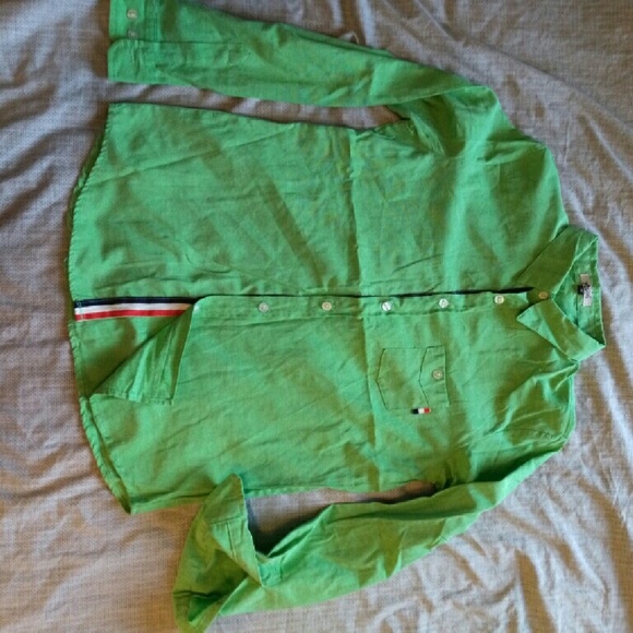 Green button down - Picture 1 of 2