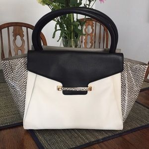 ‼️Price Drop for tonight! Vince Camuto Handbag💕