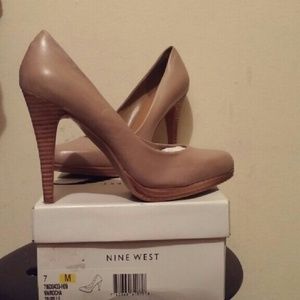 New in box sz 7 nine west pumps $20