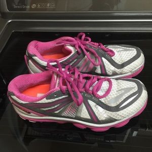 Brooks Pure cadence tennis shoes