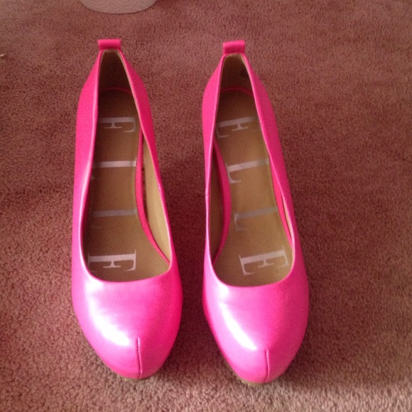 Hot pink wedges