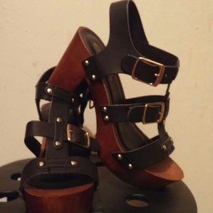 Black chunky heeled shoes
