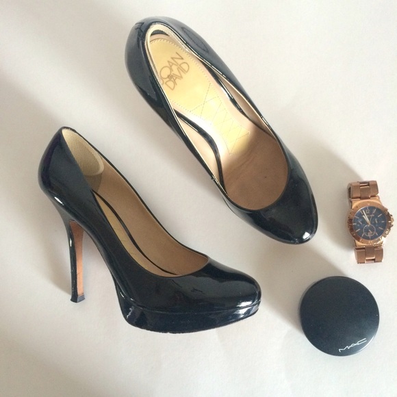 Host Pick 🎉Joan & David patent 4 1/2" pumps - Picture 1 of 3