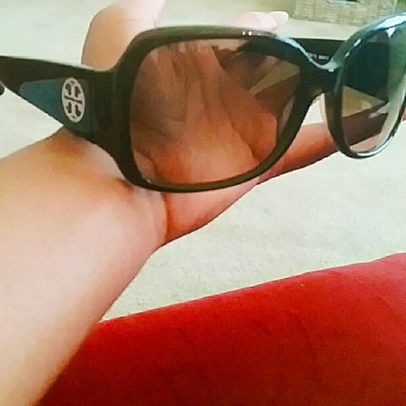 Tory Burch Classy Shades
