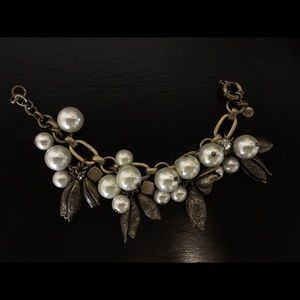 J.Crew Gold Pearls and Petals Bracelet 💋💕