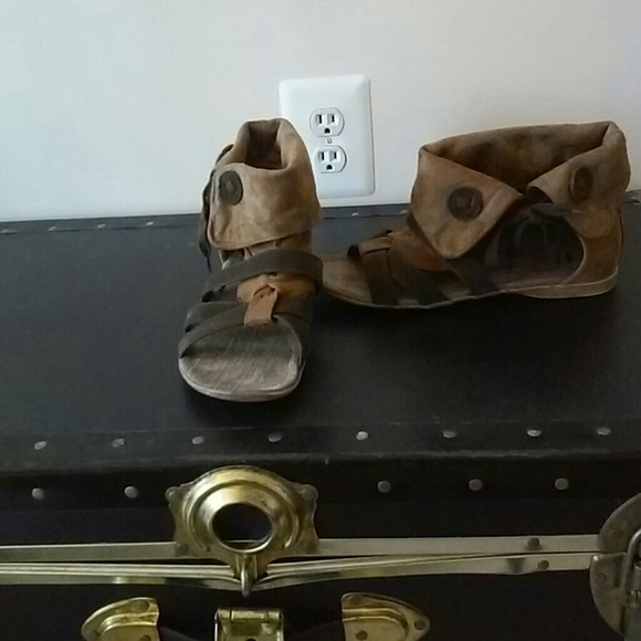 Boot sandals
