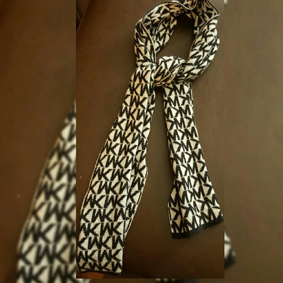 Micheal kors scarf