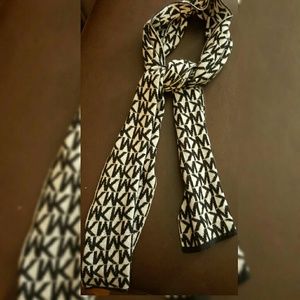 Micheal kors scarf