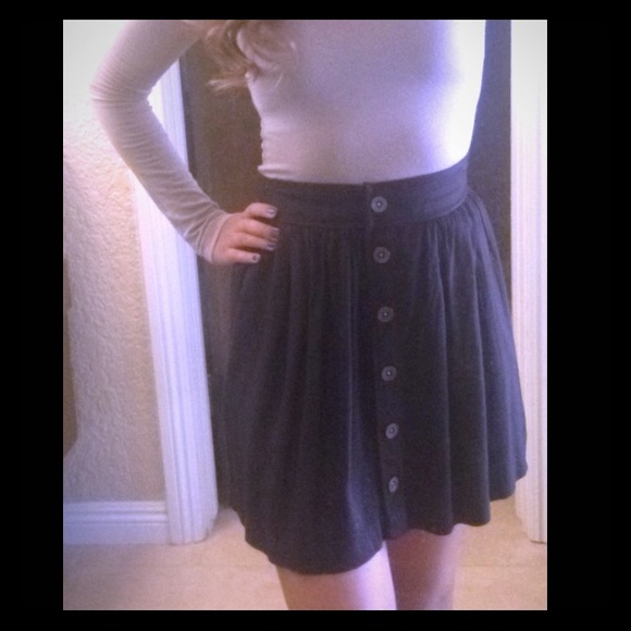 Urban Outfitters Dresses & Skirts - Urban outfitters button down skirt