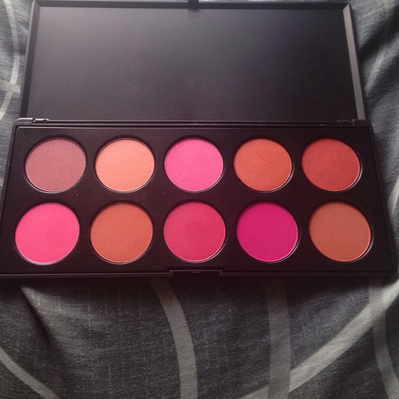 Blush palette