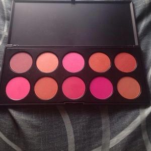 Blush palette