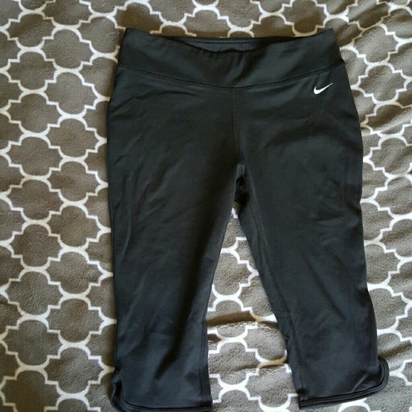 Nike capri