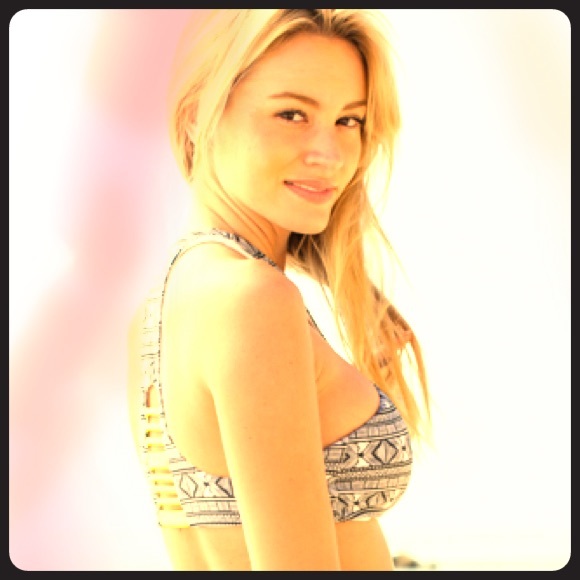 BRAND NEW Issa De Mar Sola Top