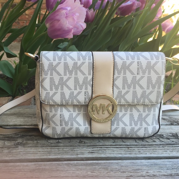 Michael Kors white shoulder bag