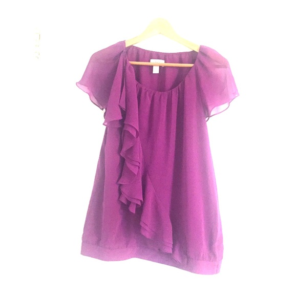 Great top for any occasion! Frilly and feminine, S - Picture 1 of 3