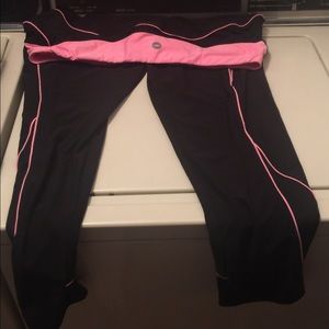 AVIA cropped workout leggings