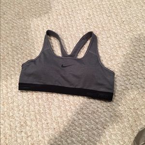 Nike pro sports bra