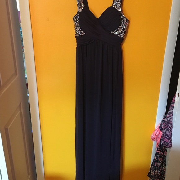 Prom dress - Picture 2 of 4