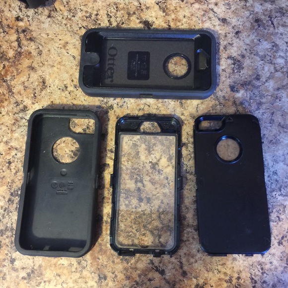iPhone 5/5s or iPhone SE OtterBox Defender Bundle