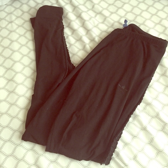 Ruffled leggings