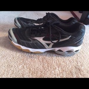 Mizuno volleyball shoes