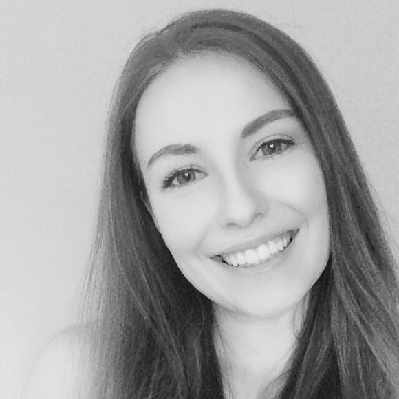 Meet your Posher, Simone - Picture 2 of 4