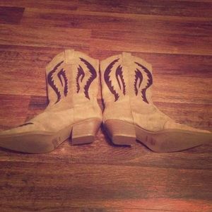 Size 6 bamboo boots