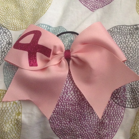 Cheerleading bow