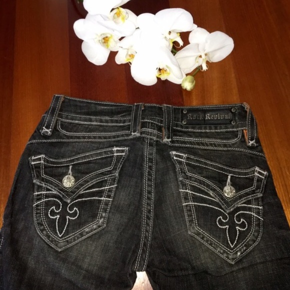 Rock Revival Jeans - Picture 2 of 4