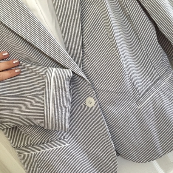 The Limited seersucker / pinstripe casual blazer