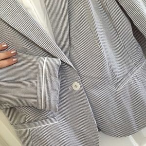The Limited seersucker / pinstripe casual blazer