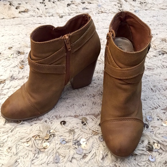 LC Lauren Conrad Ankle Booties