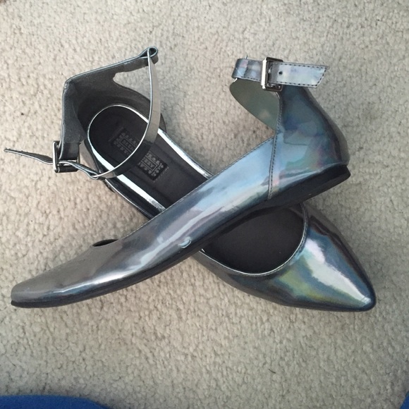 Deena & Ozzy monochromatic flats !!