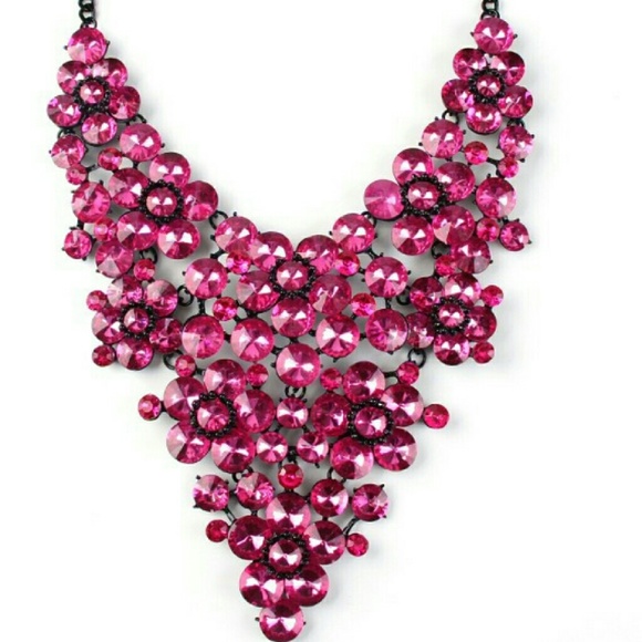 Boutique  Jewelry - FUCHSIA BEADED STATEMENT NECKLACE