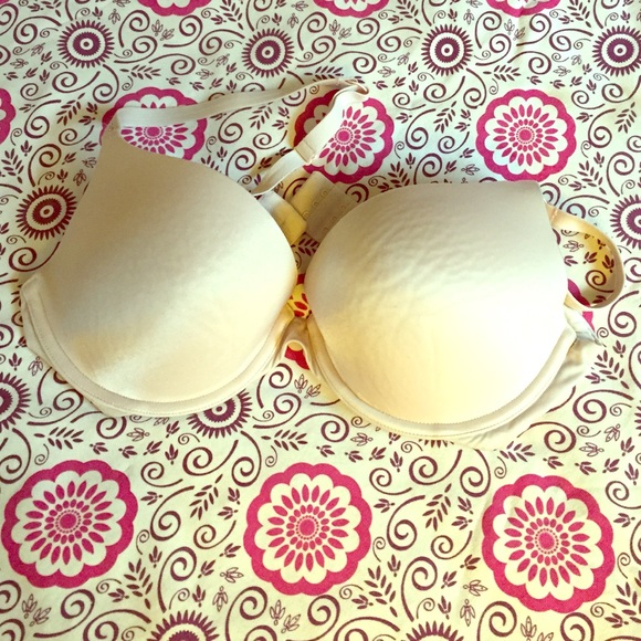 VS Demi bra 36C shipped prior to cancellation