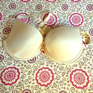 VS Demi bra 36C shipped prior to cancellation