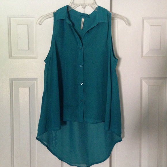 Sleeveless button down