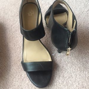 Classic two strap heels back zipper