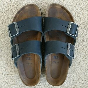 SOLD: Black Oiled Leather Arizona Birkenstocks