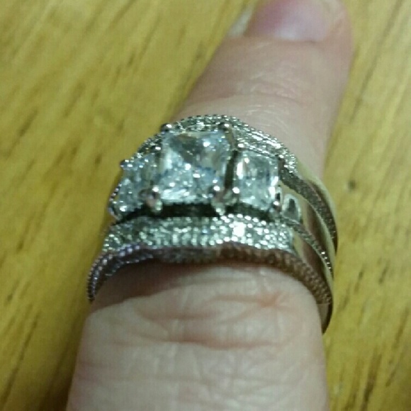 Lab Diamond ring set (SOLD) - Picture 2 of 3