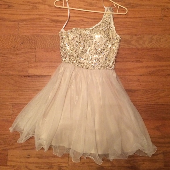 Delia's dress.