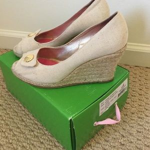 Lilly Pulitzer "shell yeah" wedges