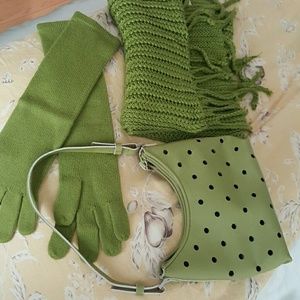 Trio: Scarf, Gloves & Handbag!
