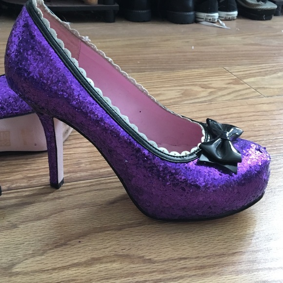 Sparkly heels with bow detail