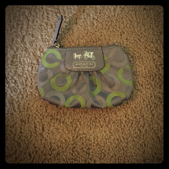 Coin purse.