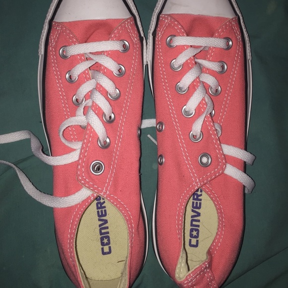 new pink low top converse