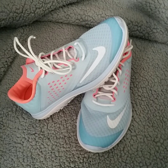 Nike Shoes - Nike fitsole shoes, size 8, worn twice