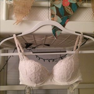 Gilly Hicks push up bra 32 B