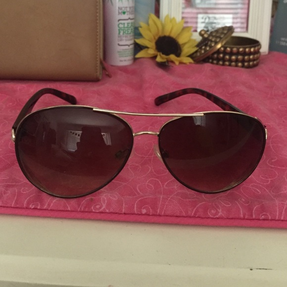 Steve Madden sun glasses